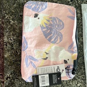 NWTO ALOHA Travel Pouch Tote - small Cockatoo Lounge Morning Son collection